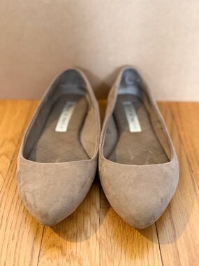 Kelly & Katie Pointed Toe Flats in Taupe Suede